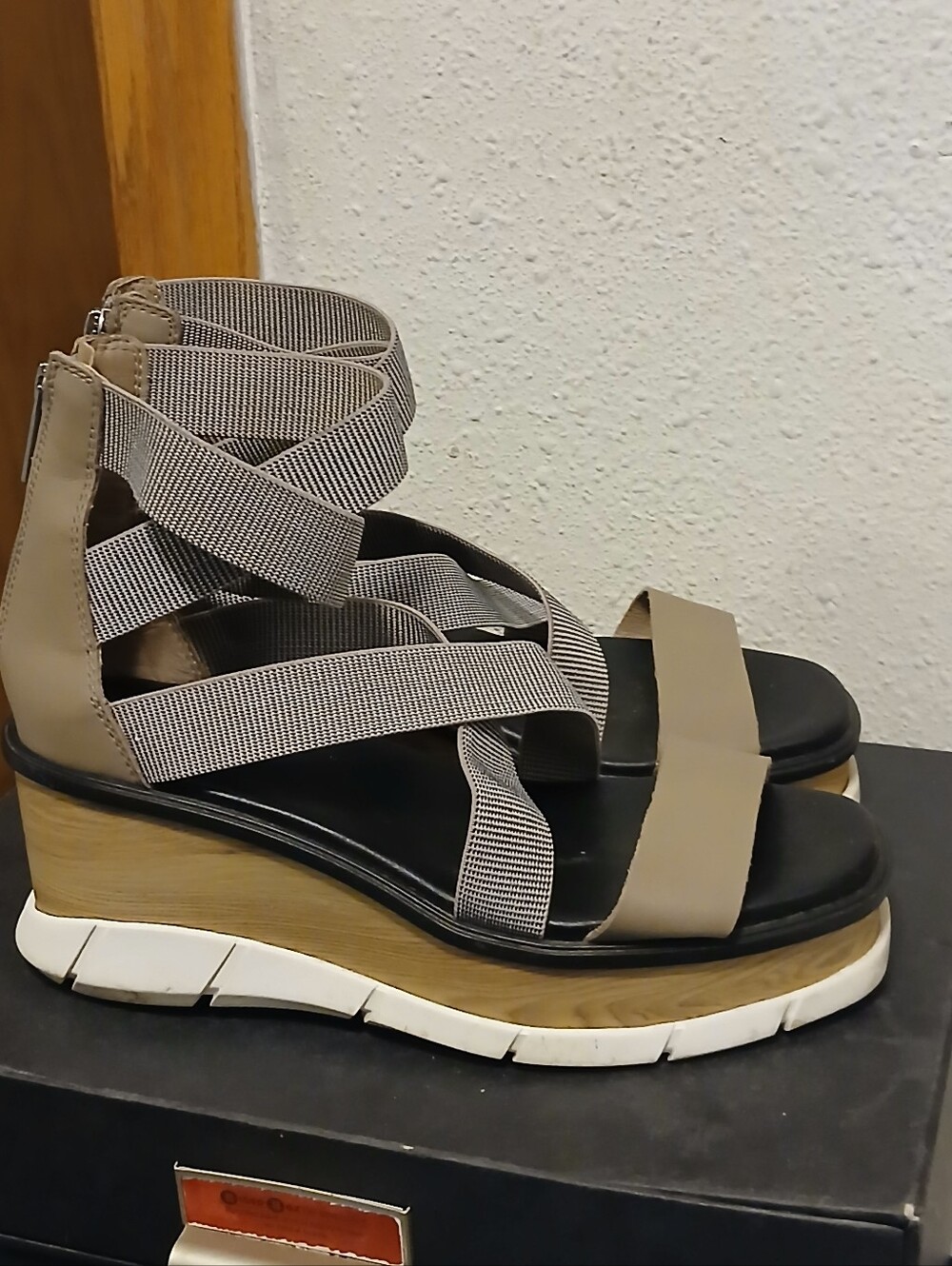 Sorel Kinetic Sandal Wedge Grey Taupe Platform Strap Zip Back Size 9